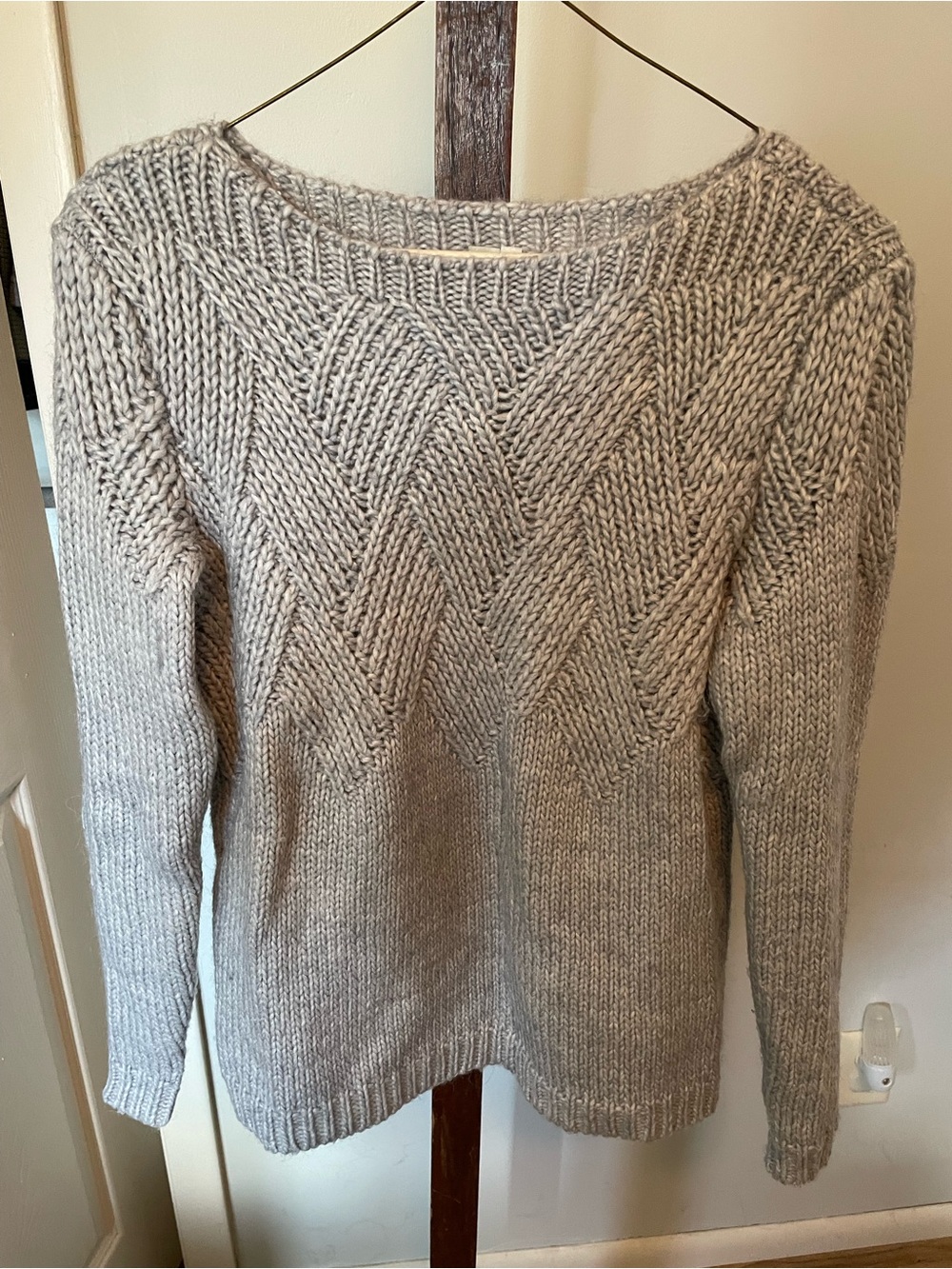 Chunky Chevron Knit Sweater - Light Gray- S
